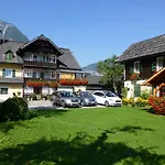 Gaestehaus Binder * Obertraun